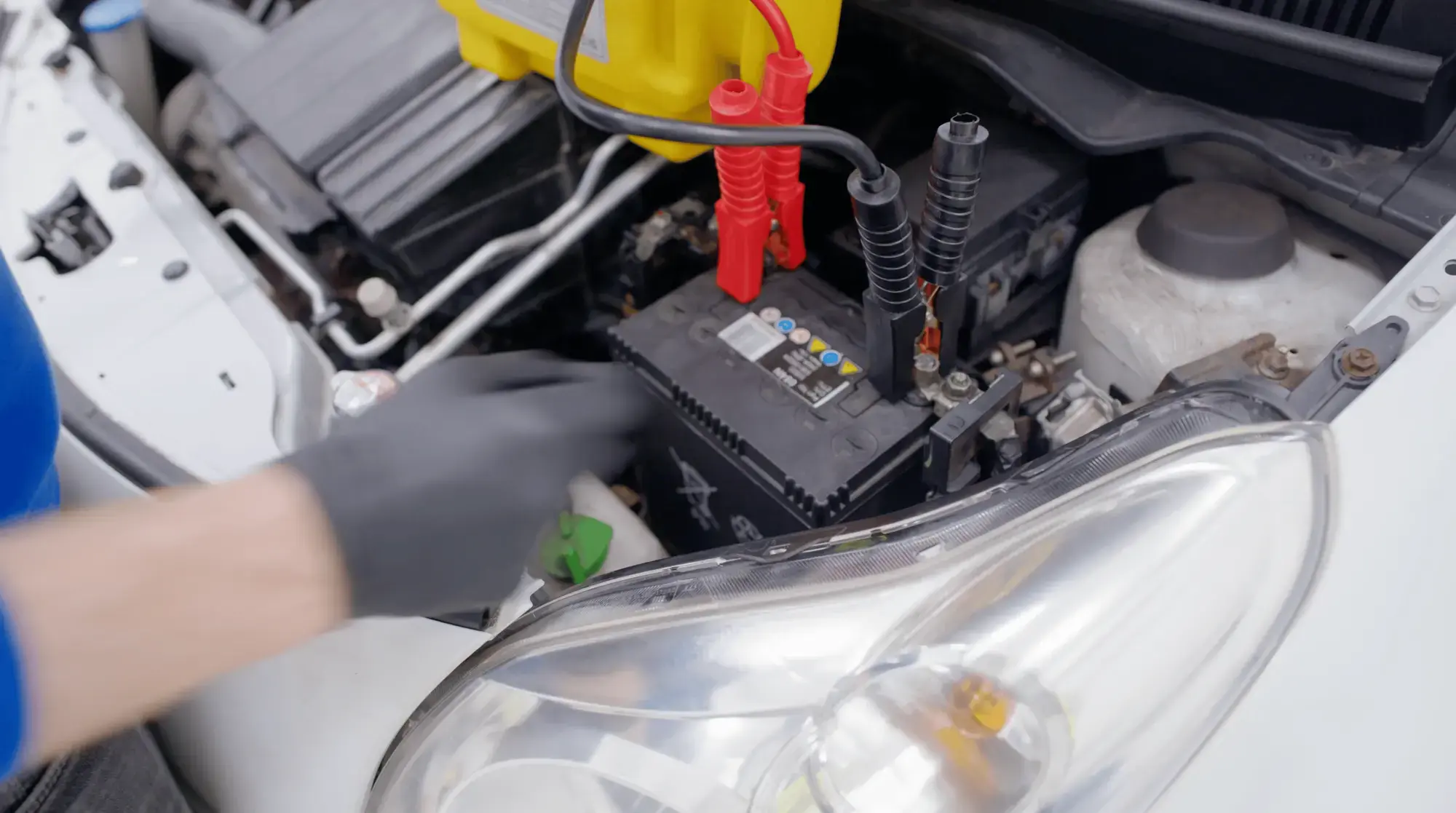 connect-red-black-jump-lead-to-battery-terminal