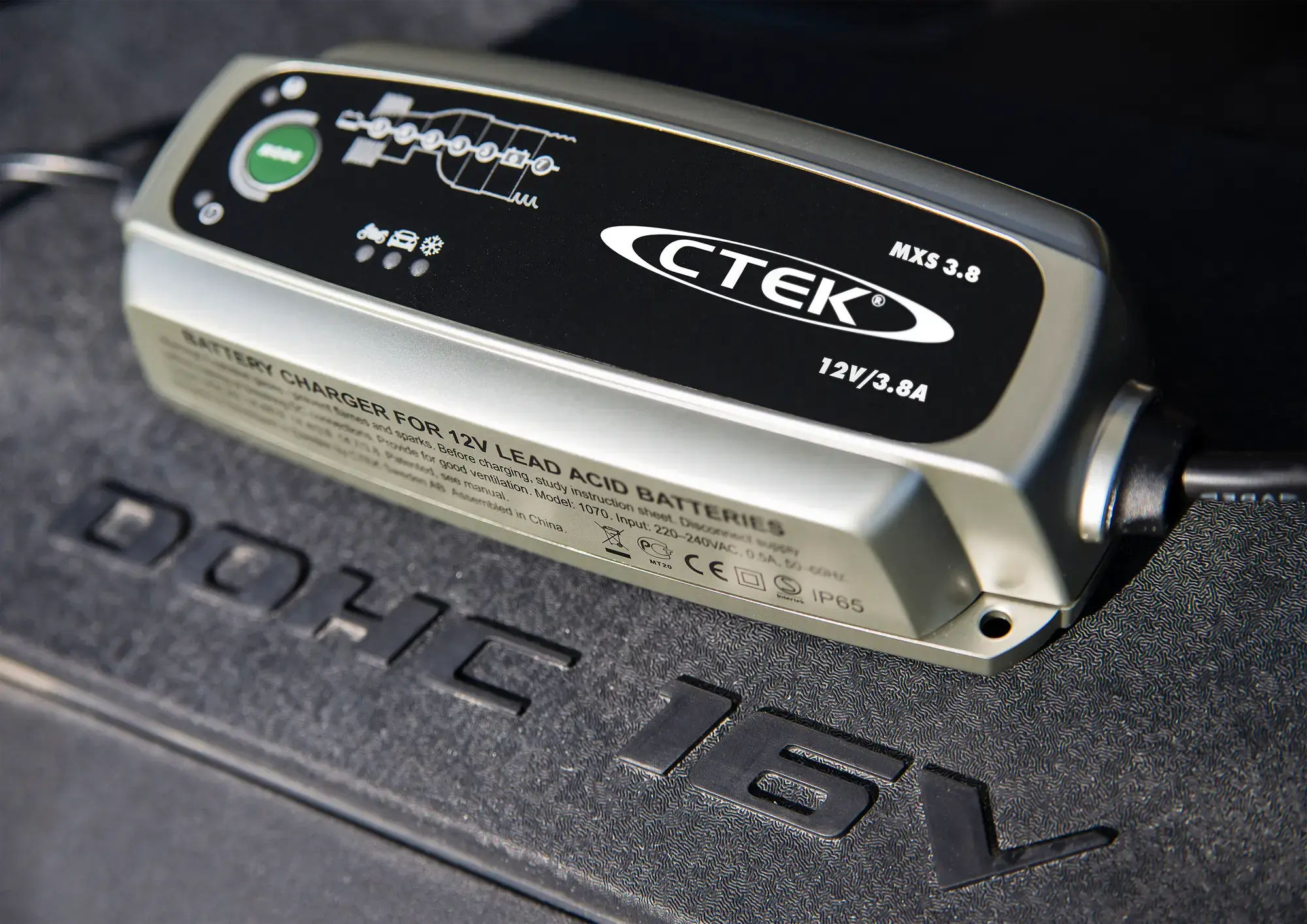 CTEK MXS 3.8 Smart Battery Charger & Conditioner