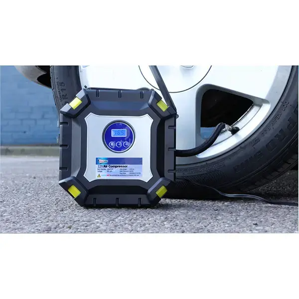 Streetwize 100PSI 12V Digital Air Compressor With COB Light & Auto Shut-Off