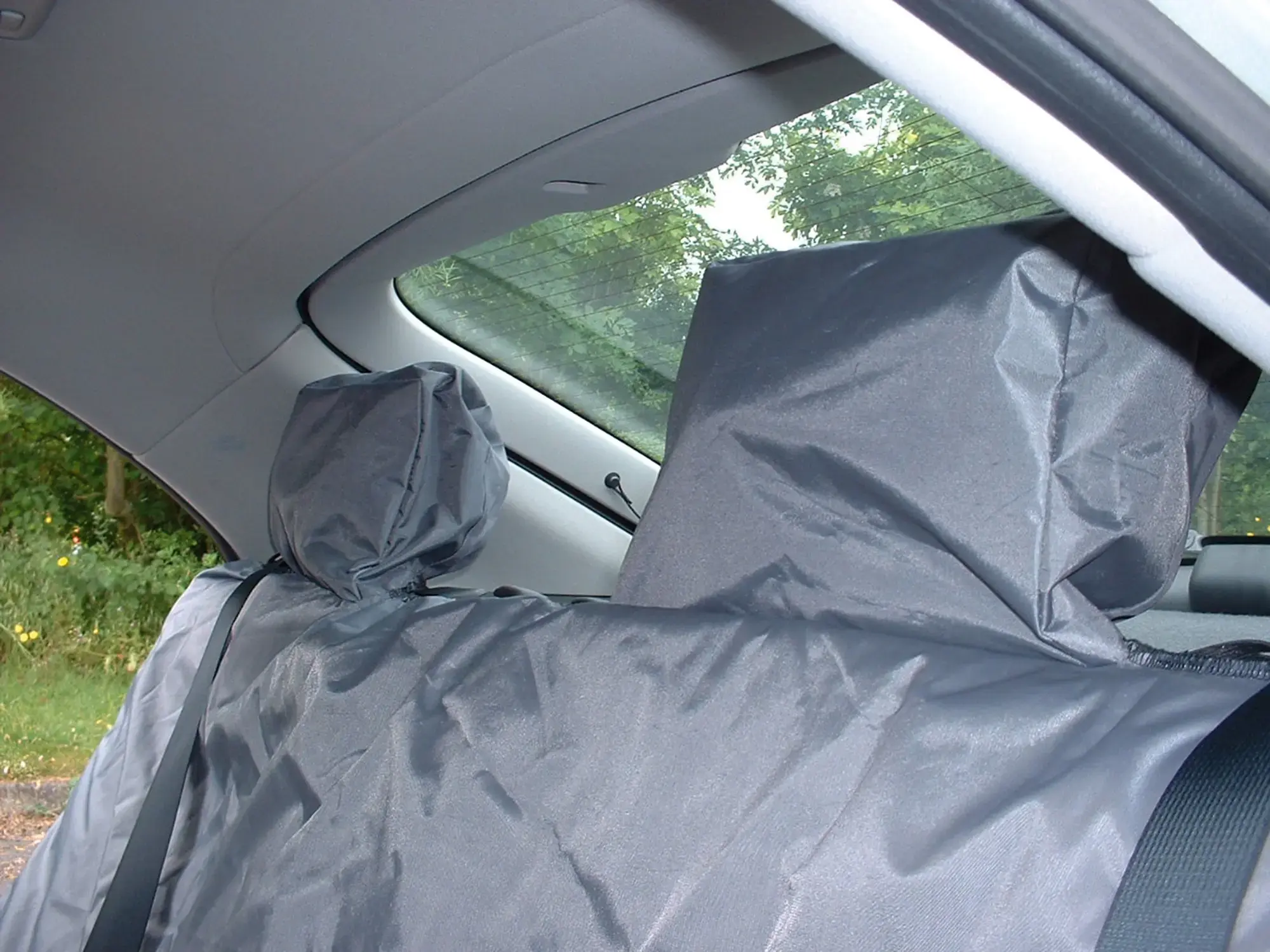 Maypole Universal Nylon Car Rear Seat Cover