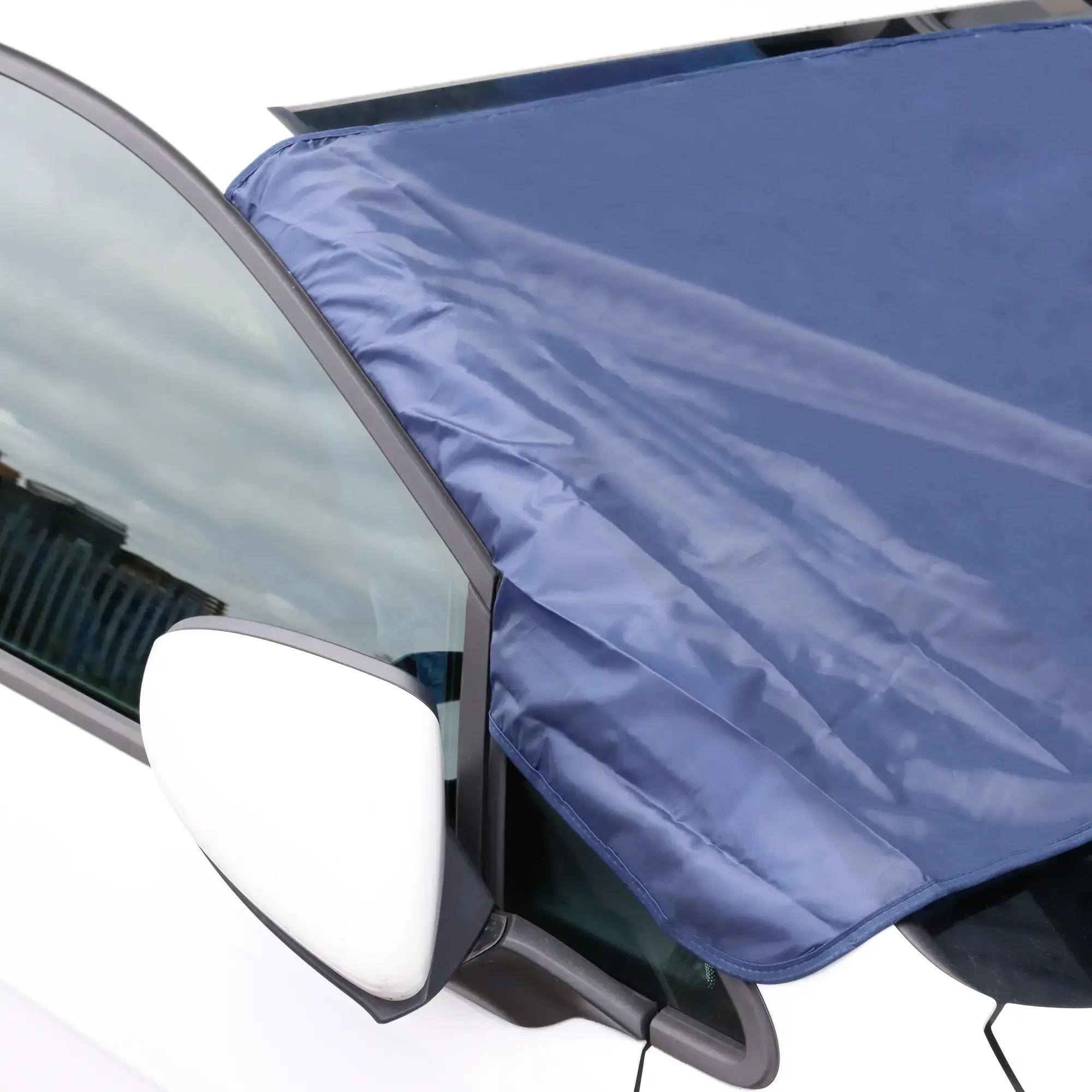 Streetwize Universal Windscreen Frost Protector - Small/Medium - Size 173 x 76cm