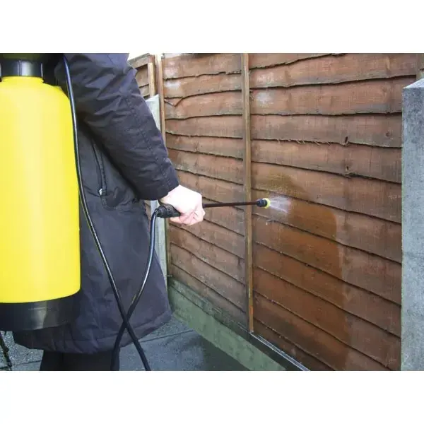 Streetwize Portawasher/Portable Power 8L Sprayer with xtra wash brush