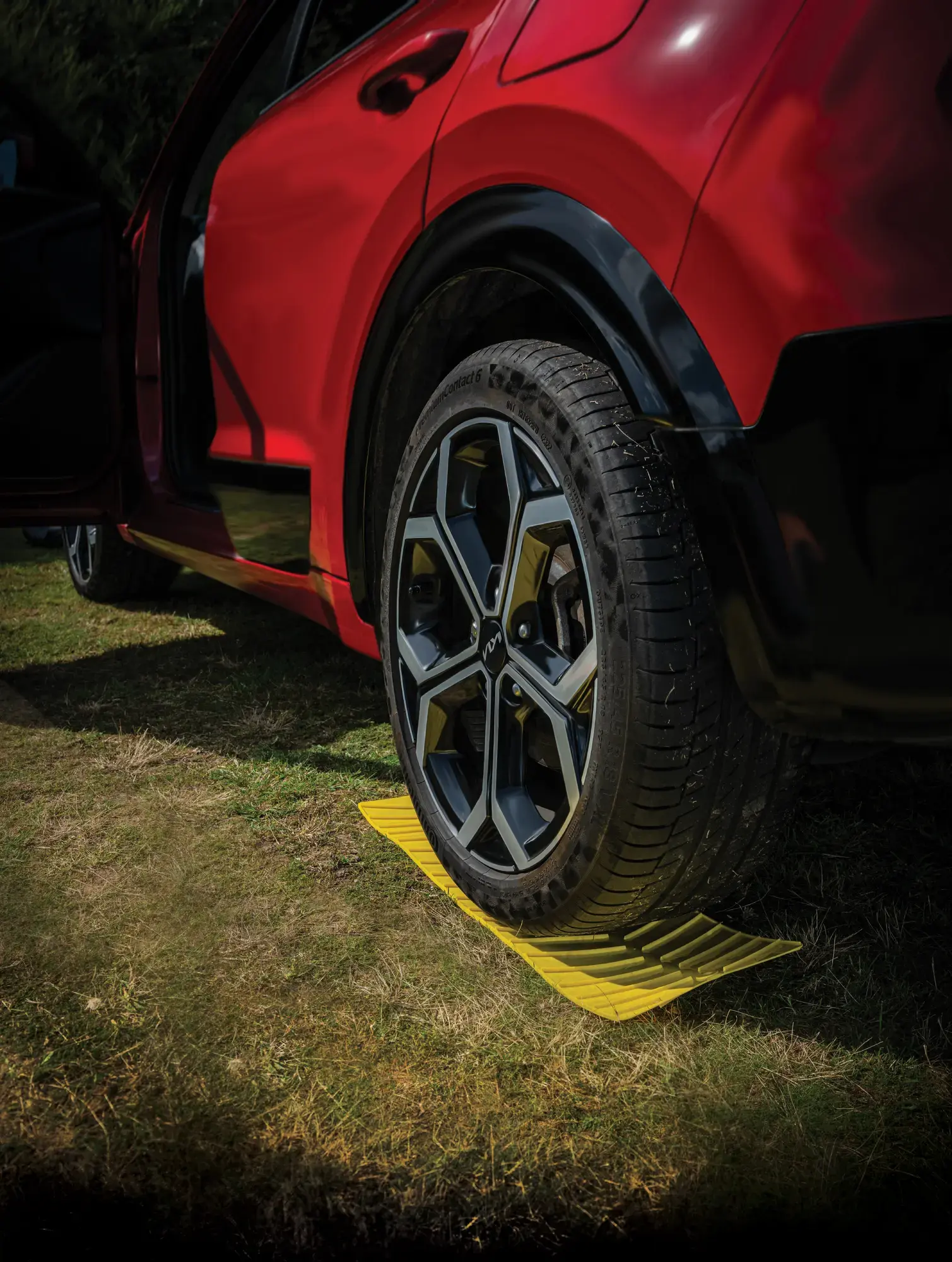 Maypole MP536 Pair of Yellow Grip Mats