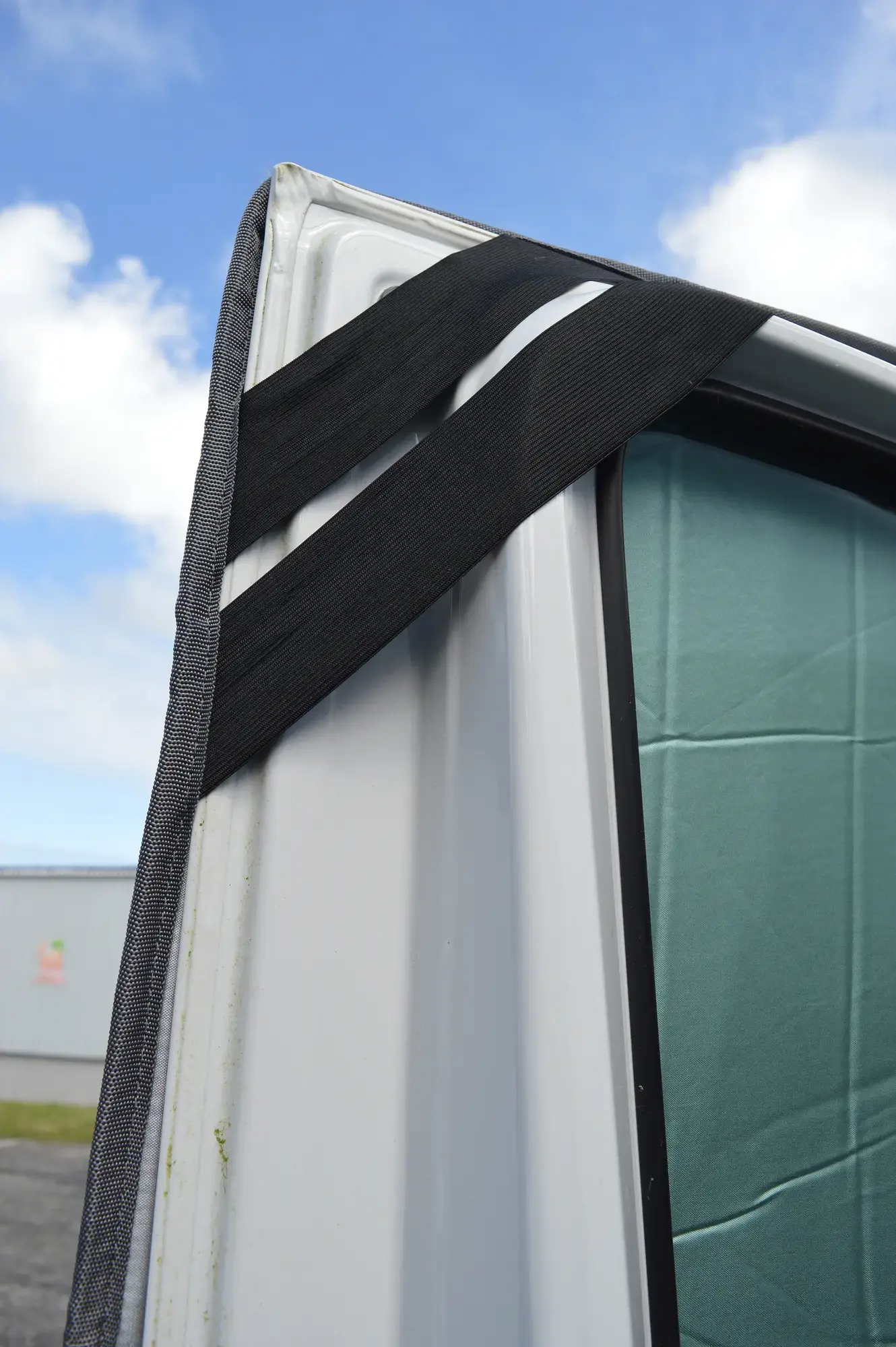 Maypole MP6615 External Blackout Screen for Volkswagen Crafters