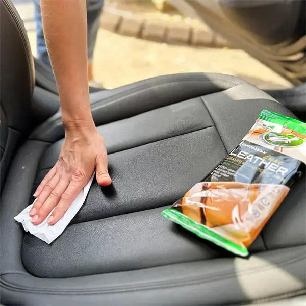 Turtlewax Luxe Leather Cleaner & Conditioner Wipes Pack of 24