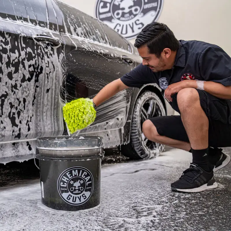 Chemical Guys Heavy Duty Ultra Clear Smoked Obsidian Black Bucket 4.25 Gallons