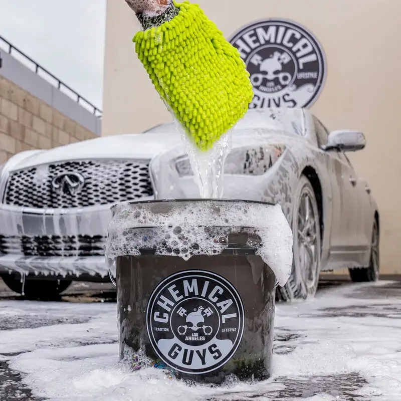 Chemical Guys Heavy Duty Ultra Clear Smoked Obsidian Black Bucket 4.25 Gallons