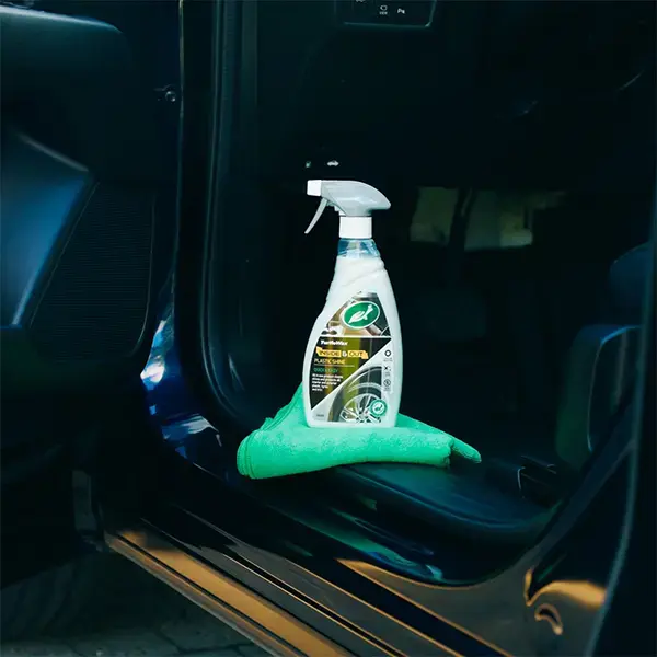 Turtlewax Inside & Out Plastic Shine 500ml