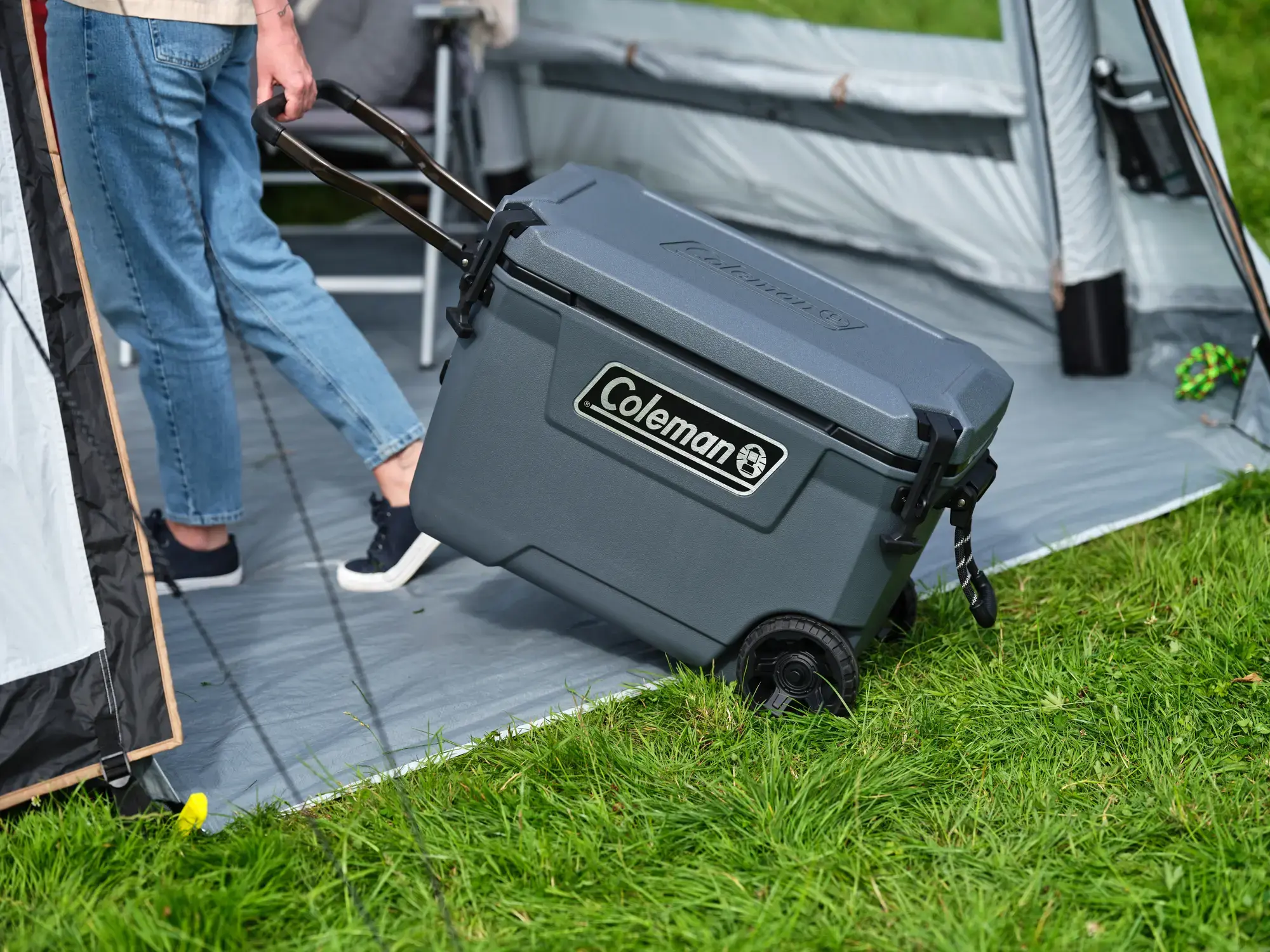 Coleman 65QT Convoy Wheeled Cooler Box 66L