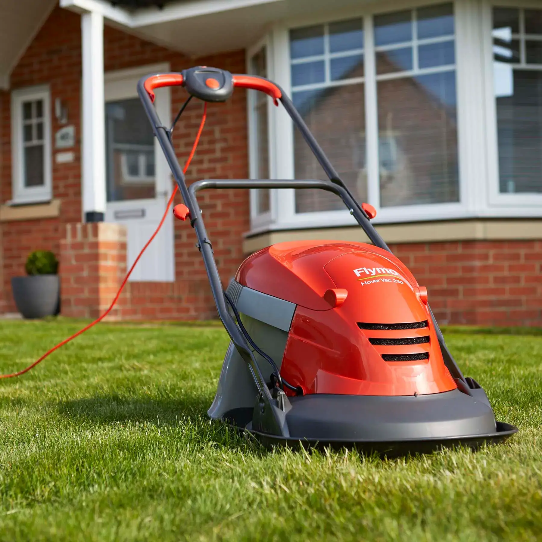 Flymo Hovervac 250 Hover Lawnmower