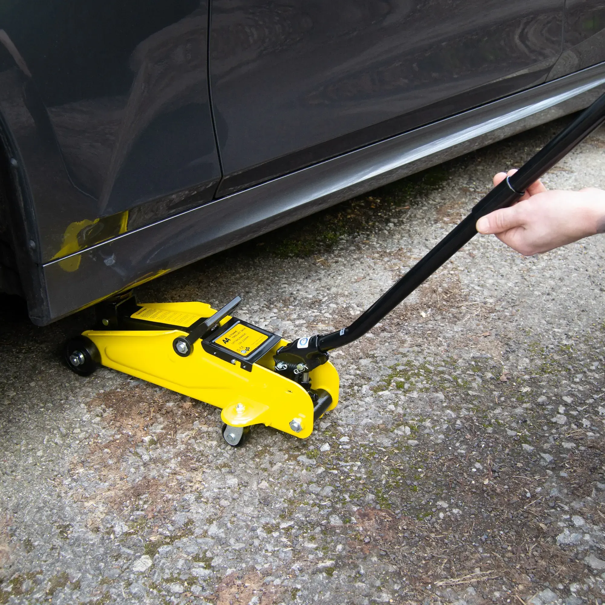 AA 2 Tonne Trolley Jack with Case