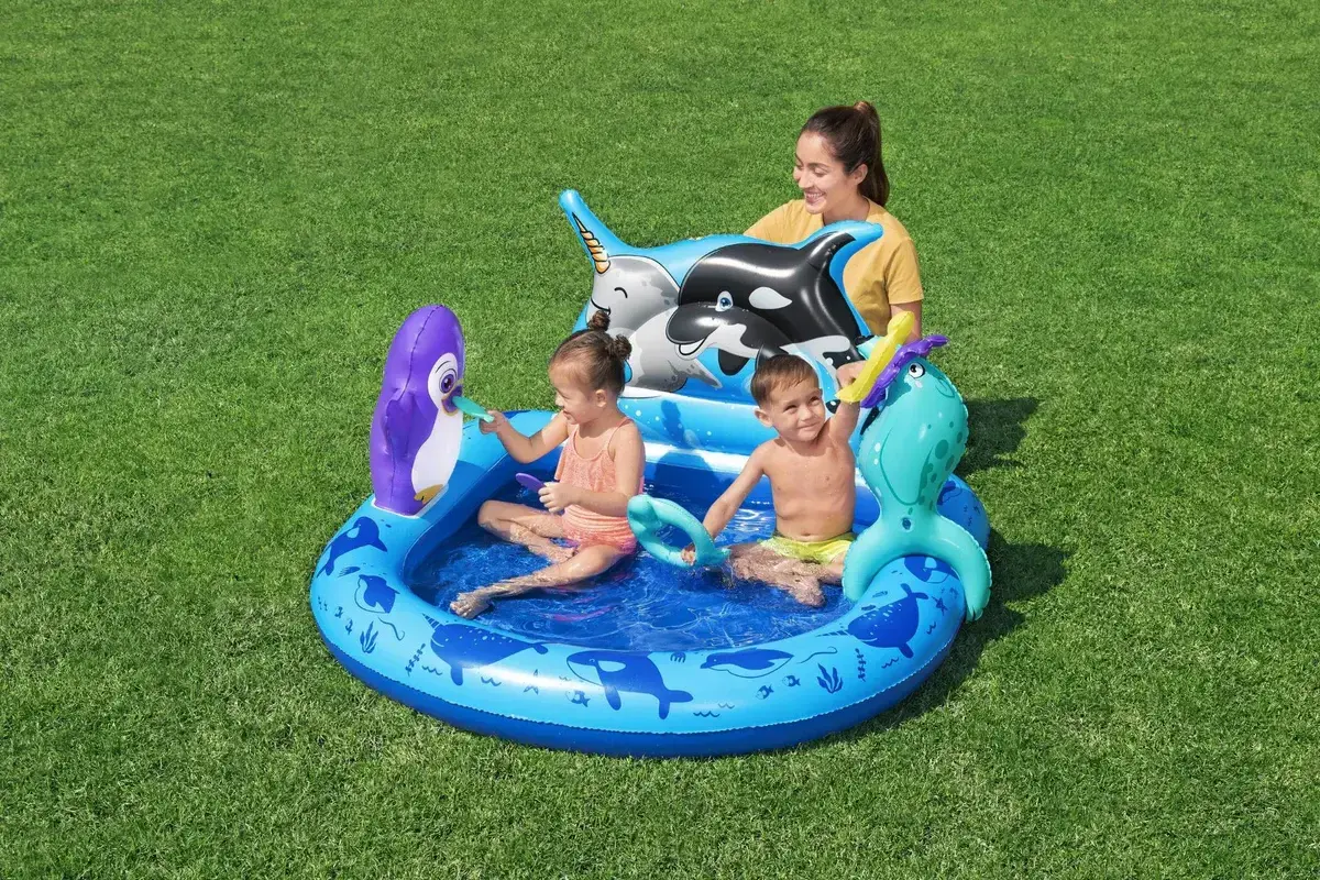Bestway Polar Pals Play Center 1.34m x 1.31m x 73cm 53156
