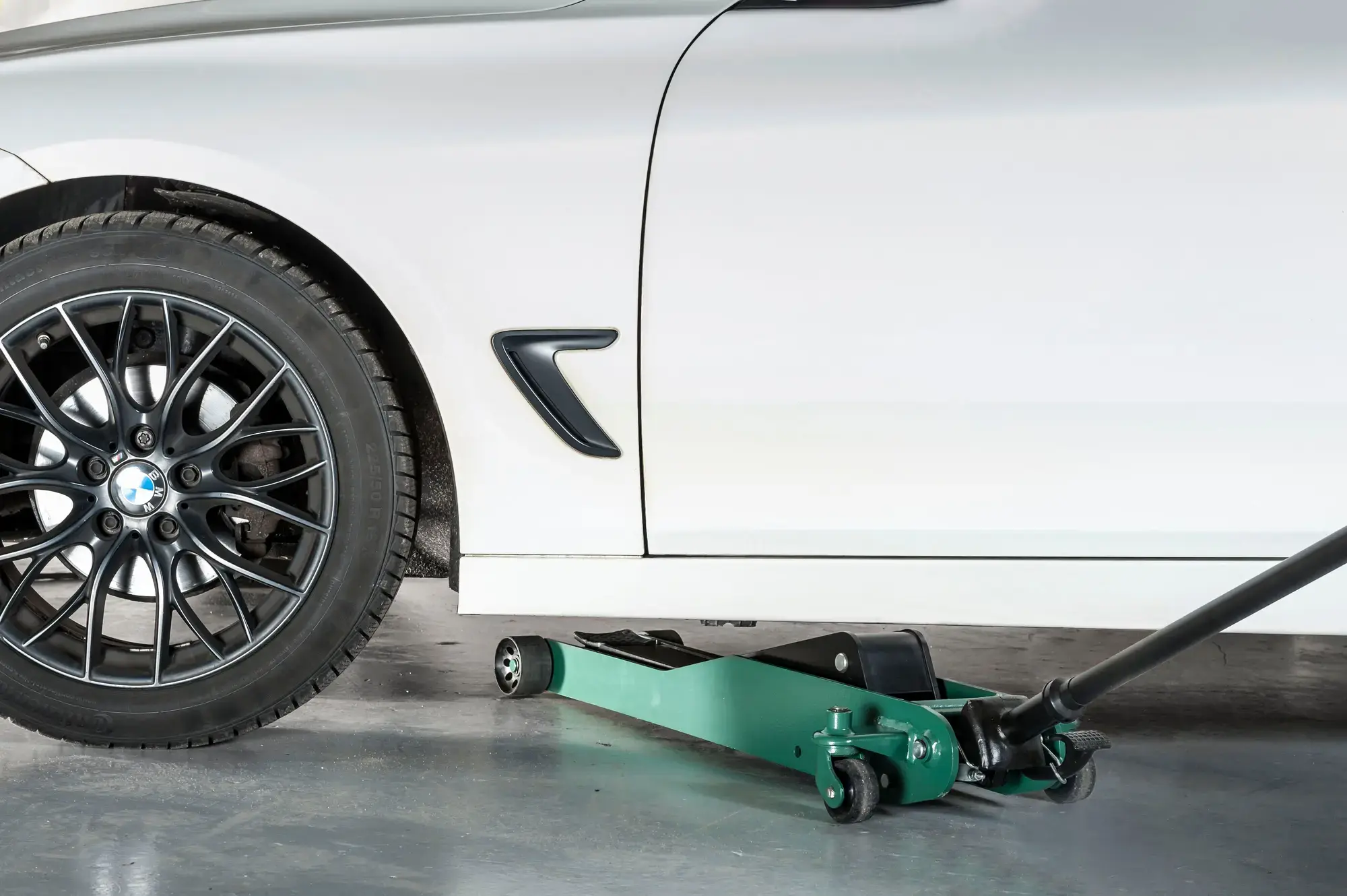 Compac 1.4 Ton Ultra Low Entry High Lift Trolley Jack 77mm  - 715mm