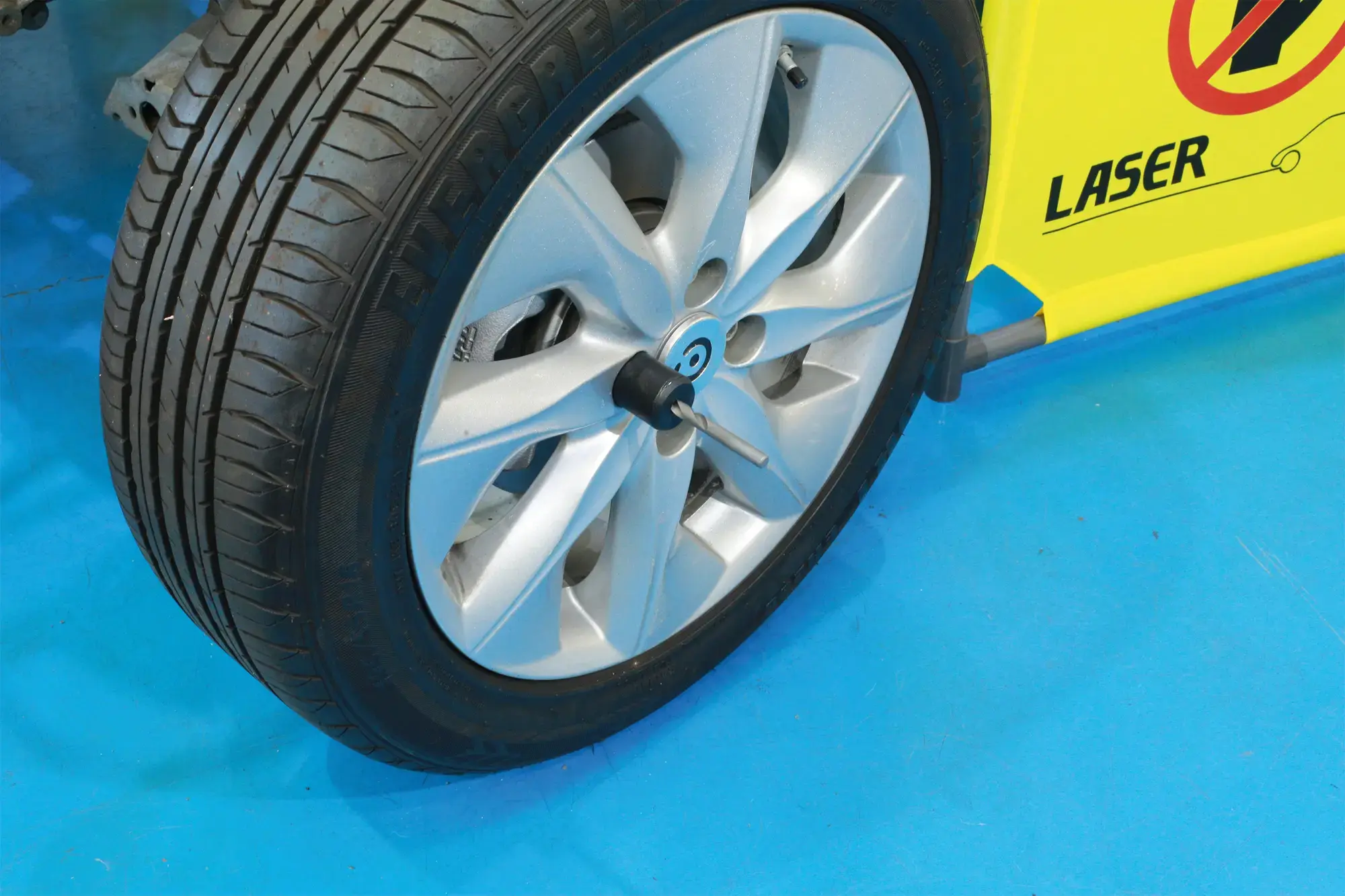 Laser 8912 Locking Wheel Nut Removal Kit - Lug Driller