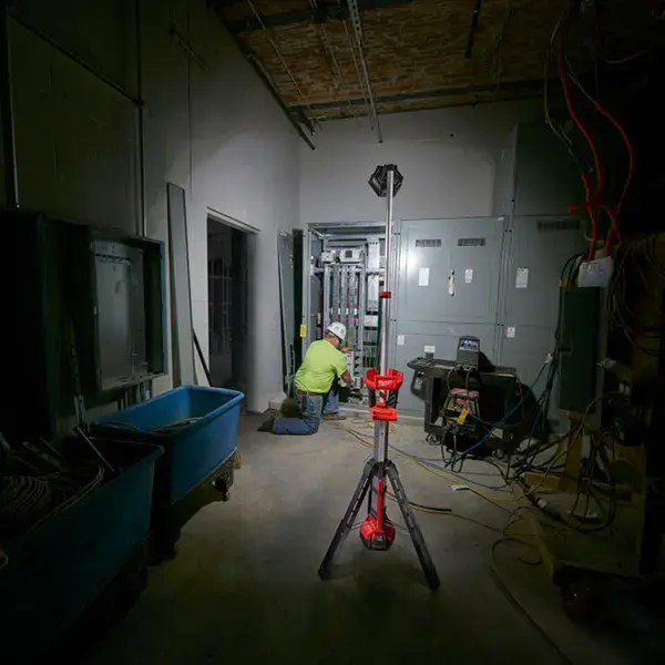 Milwaukee M18 Rocket LED Tower Light (2 x 5.0ah batteries, charger, bag)