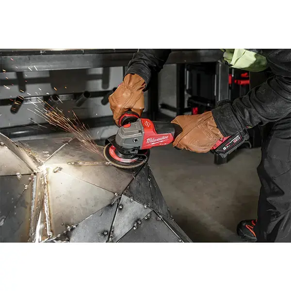 Milwaukee M18 ONE-KEY FUEL Braking Small Angle Grinder Gen II 2 x 5.5A Batts M18ONEFSAG115
