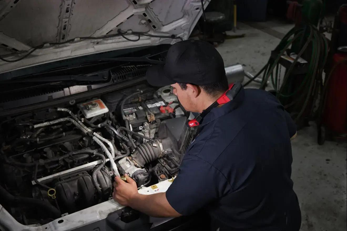 Milwaukee USB rechargeable Neck Light 400 Lumens