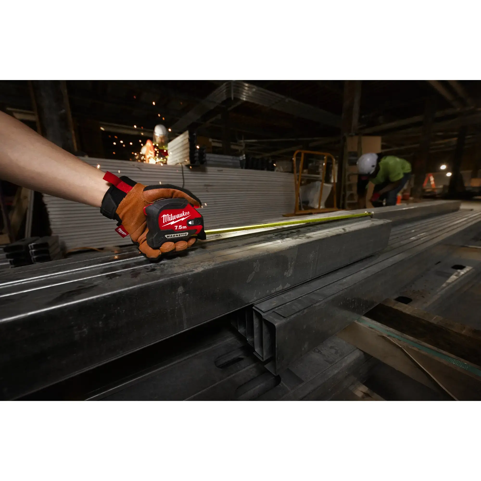 Milwaukee LED Magnetic Tape Measure 7.5m