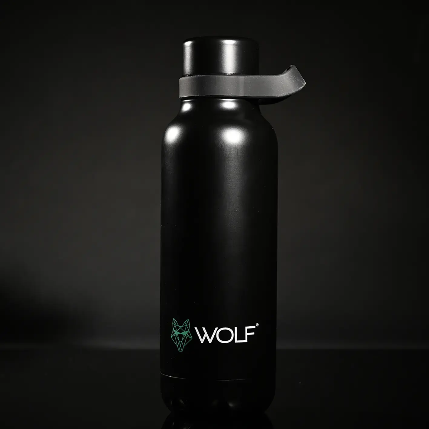 Wolf Outdoors Vacum Hot & Cold Flask Black 750Ml